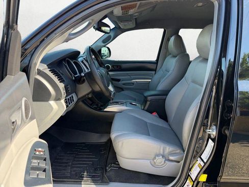 Used 2014 Toyota Tacoma 4x4 Double Cab image 12