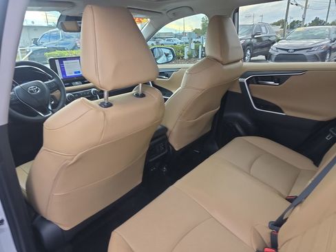Used 2024 Toyota RAV4 Limited image 12