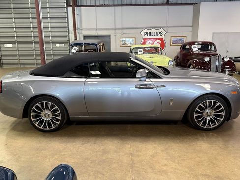 Used 2019 Rolls-Royce Dawn image 39