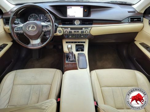 Used 2016 Lexus ES 350 w/ Luxury Package w/Wood Trim FWD image 16