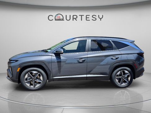 New 2026 Hyundai Tucson SEL FWD image 2