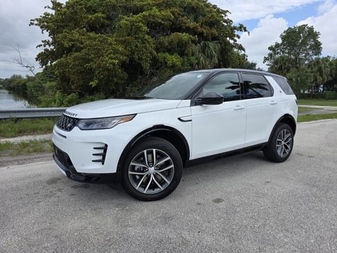 Used 2026 Land Rover Discovery Sport Landmark AWD/4WD image 1