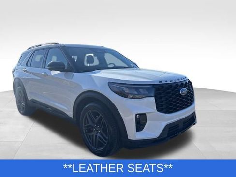 Certified 2025 Ford Explorer ST image 9