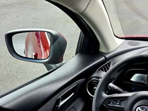 Used 2019 Toyota Yaris LE FWD image 14