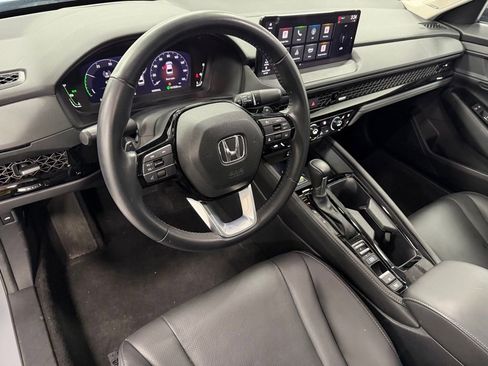 Used 2024 Honda Accord Touring image 11