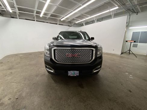 Used 2017 GMC Yukon Denali w/ Open Road Package image 9