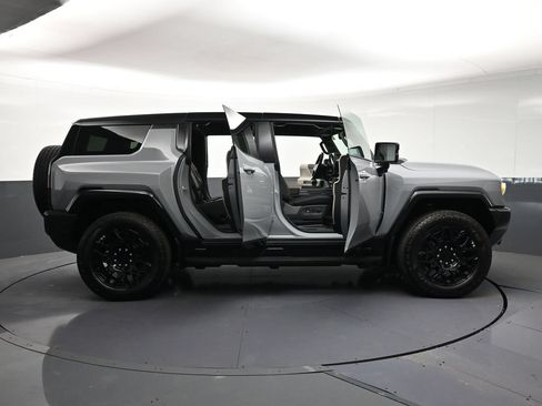 Certified 2026 GMC Hummer EV SUV AWD/4WD image 33