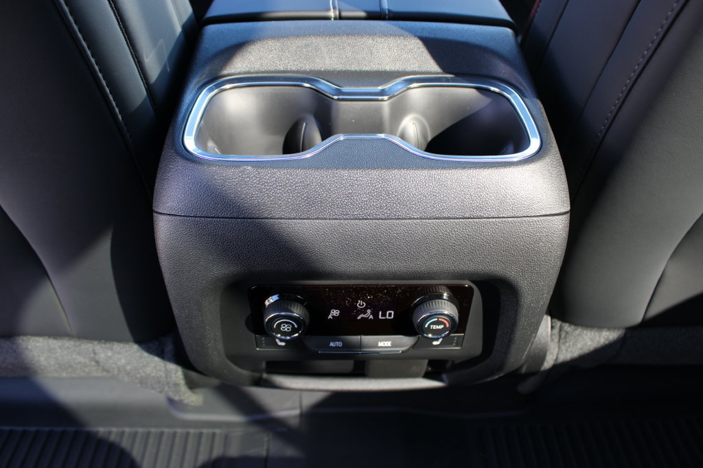 New 2027 Chevrolet Traverse RS w/ LPO, Floor Liner Package AWD/4WD image 44
