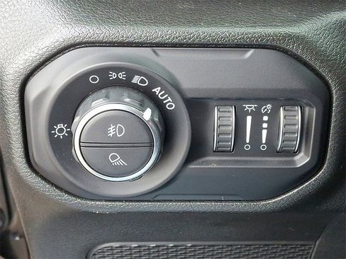 Used 2022 Jeep Gladiator Overland w/ Popular Equipment Package image 26