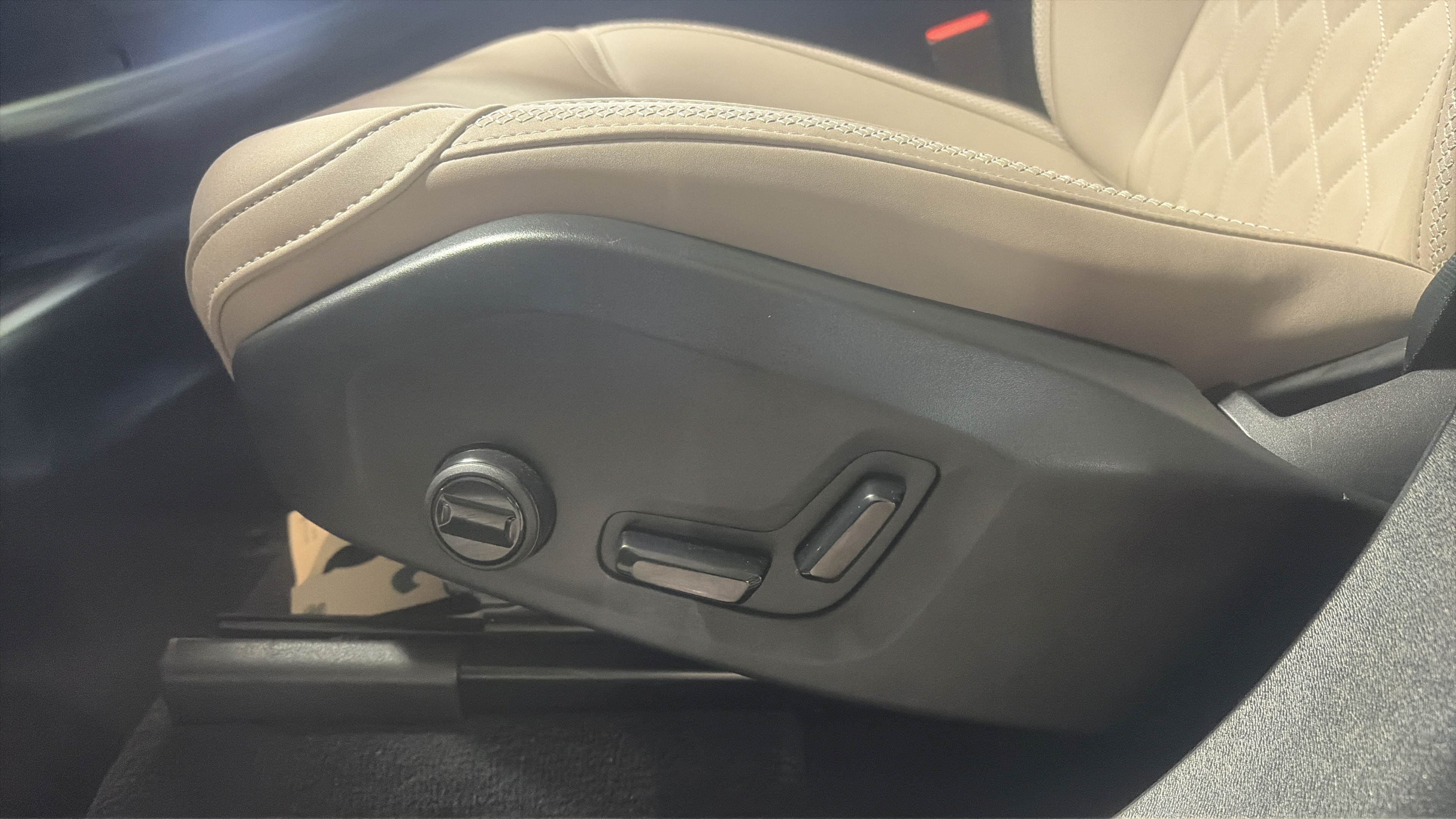 Used 2026 Volvo XC90 B6 Plus AWD/4WD image 19