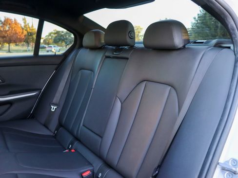 Used 2019 BMW 330i Sedan w/ Convenience Package image 17