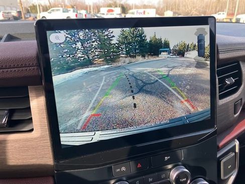 Used 2024 Ford Expedition Limited image 8