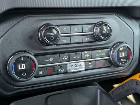 Used 2024 Ford Bronco Badlands image 18
