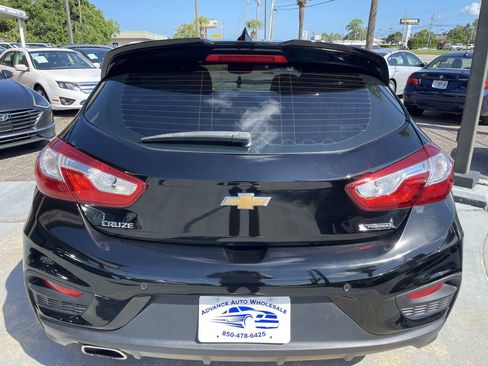 Used 2017 Chevrolet Cruze Premier FWD image 6