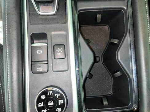 Used 2025 Nissan Pathfinder SV AWD/4WD image 21