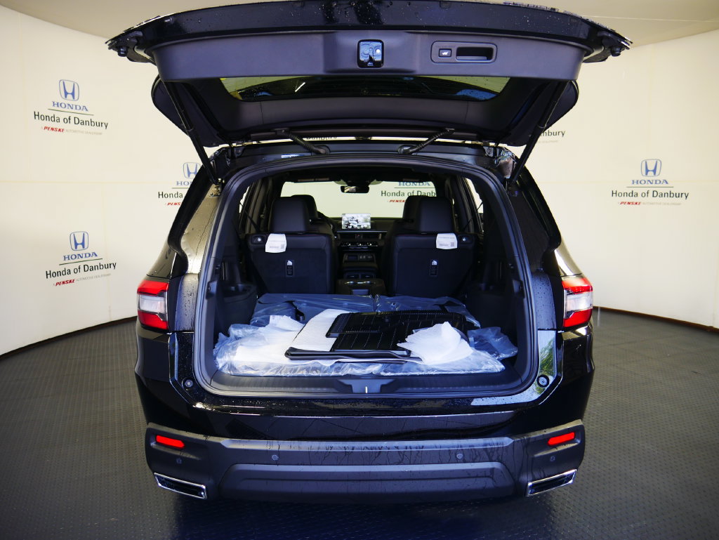 New 2026 Honda Pilot Black Edition image 8