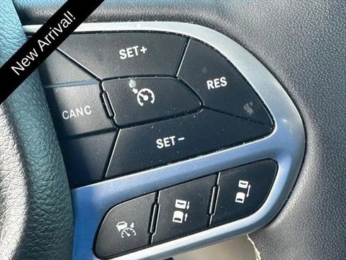 Certified 2024 Chrysler Pacifica Touring-L FWD image 21