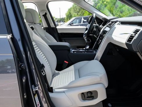 New 2026 Land Rover Discovery S AWD/4WD image 44