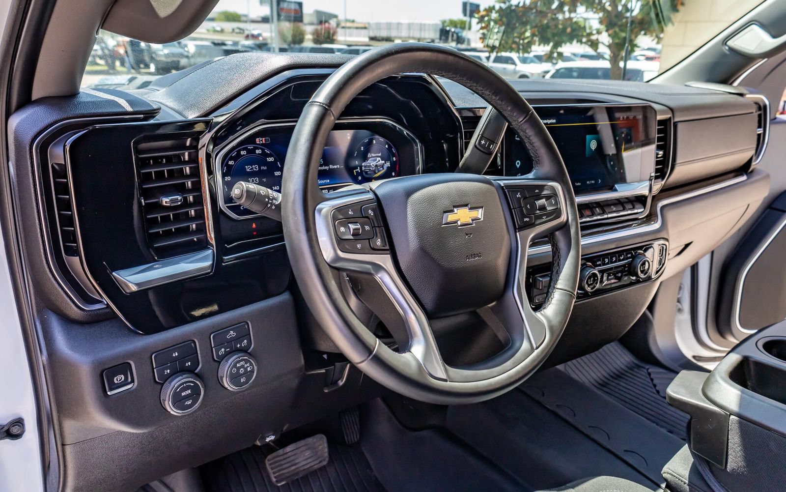 Used 2025 Chevrolet Silverado 2500 LT AWD/4WD image 14