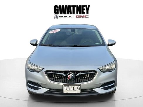 Used 2018 Buick Regal Preferred image 1