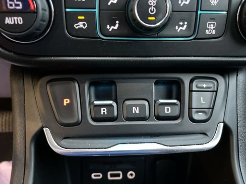 Used 2021 GMC Terrain SLE w/ Driver Convenience Package AWD/4WD image 19
