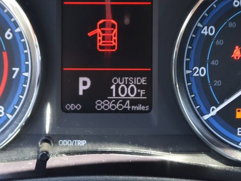 Used 2019 Toyota Corolla LE w/ Carpet Mat Package (TMS) FWD image 23
