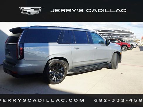 Used 2023 Cadillac Escalade ESV Sport w/ Touring Package image 5
