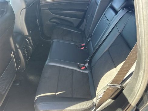 Used 2021 Jeep Grand Cherokee Laredo X image 16