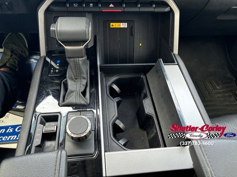 Used 2024 Toyota Sequoia Limited AWD/4WD image 39