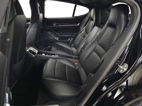 Used 2013 Porsche Panamera GTS image 35