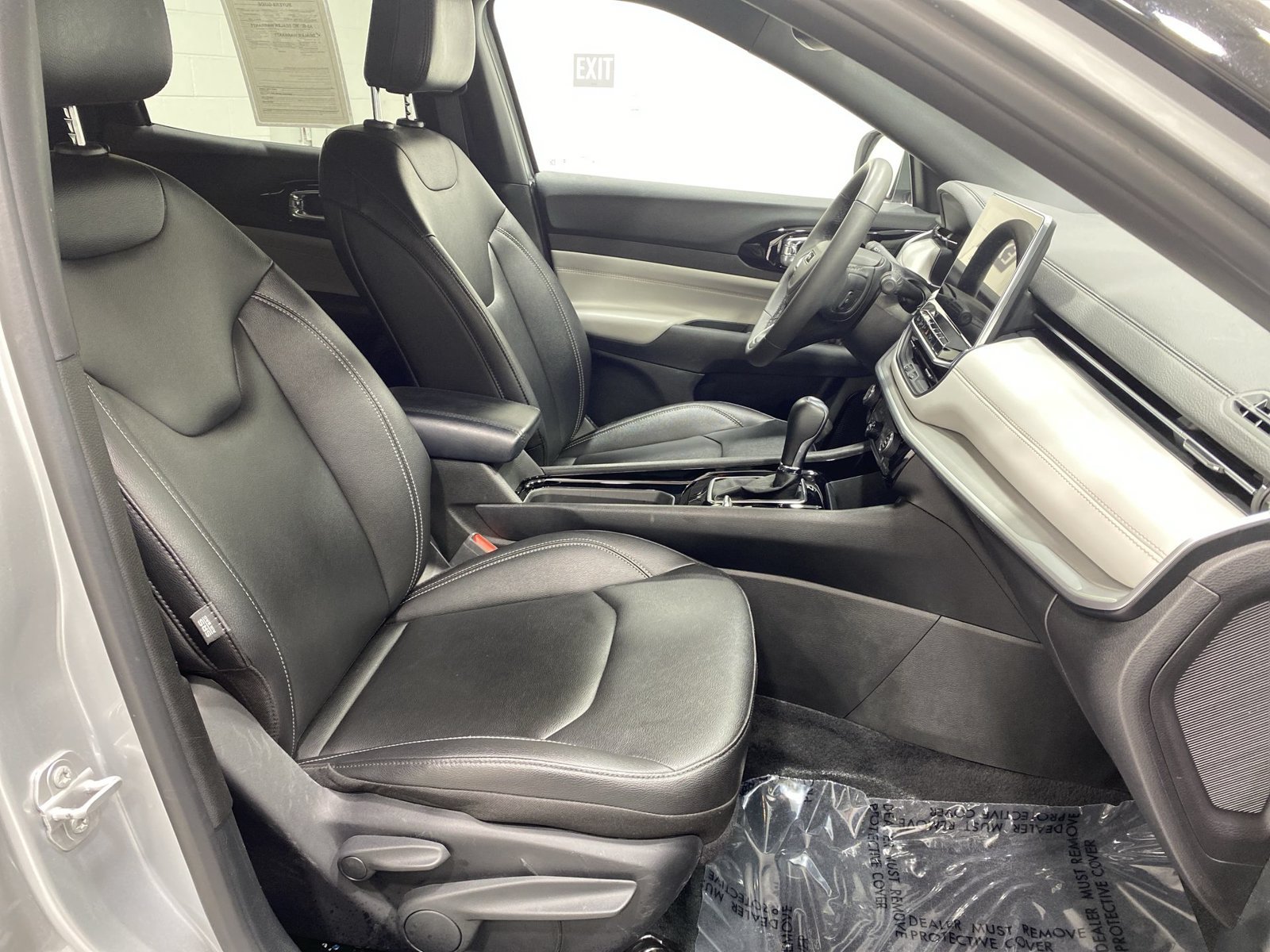 Used 2025 Jeep Compass Limited AWD/4WD image 23