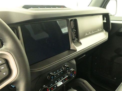 New 2025 Ford Bronco Badlands image 14