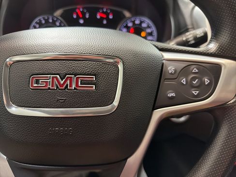 Used 2024 GMC Terrain SLE image 25