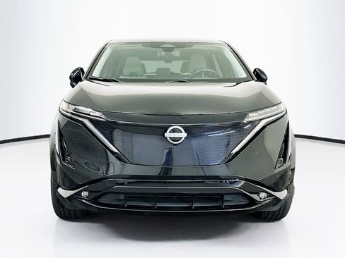 Used 2023 Nissan Ariya AWD image 2