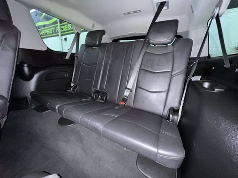 Used 2018 Cadillac Escalade ESV Luxury AWD/4WD image 28