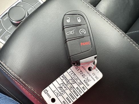 Used 2017 Jeep Grand Cherokee Limited AWD/4WD image 38