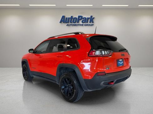 Used 2021 Jeep Cherokee Trailhawk w/ Technology Group AWD/4WD image 5