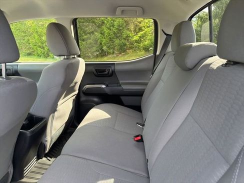 Used 2018 Toyota Tacoma SR5 AWD/4WD image 6