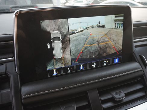 Used 2023 GMC Yukon SLT w/ SLT Premium Package image 28