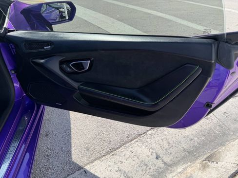 Used 2020 Lamborghini Huracan EVO image 24