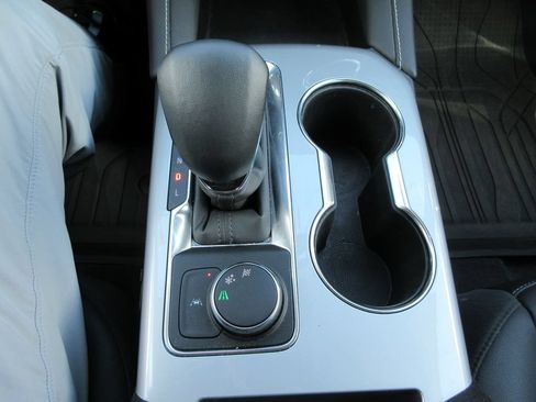 Used 2024 Chevrolet Blazer LT w/ Midnight/Sport Edition FWD image 28