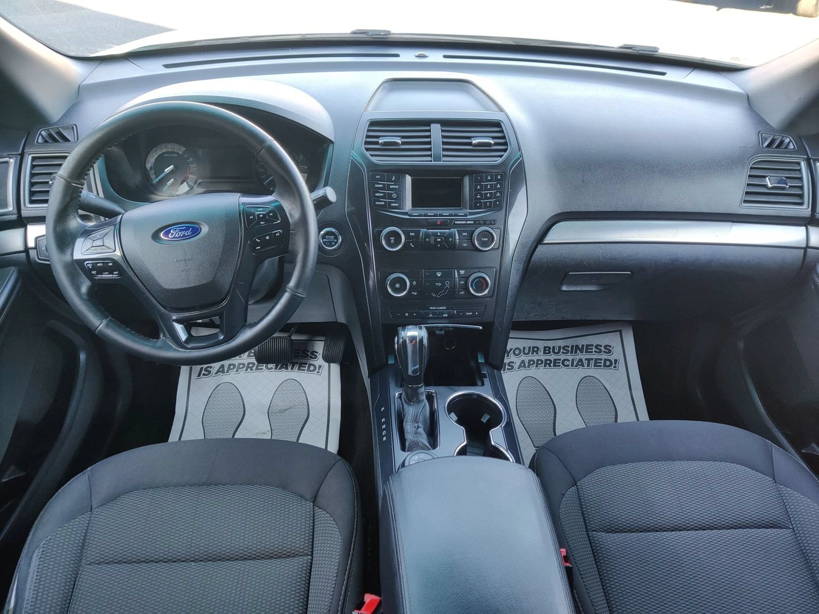 Used 2018 Ford Explorer XLT AWD/4WD image 16