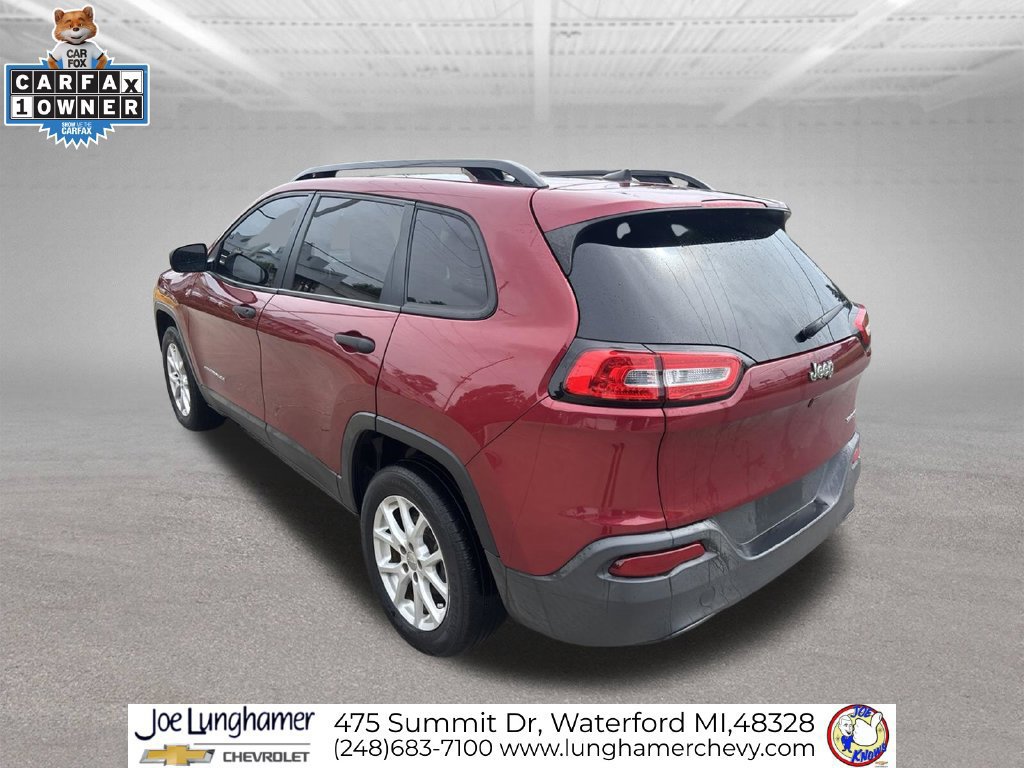 Used 2017 Jeep Cherokee Sport FWD image 5