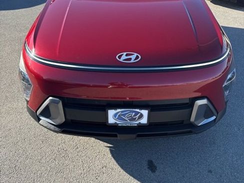 Used 2025 Hyundai Kona SEL image 9