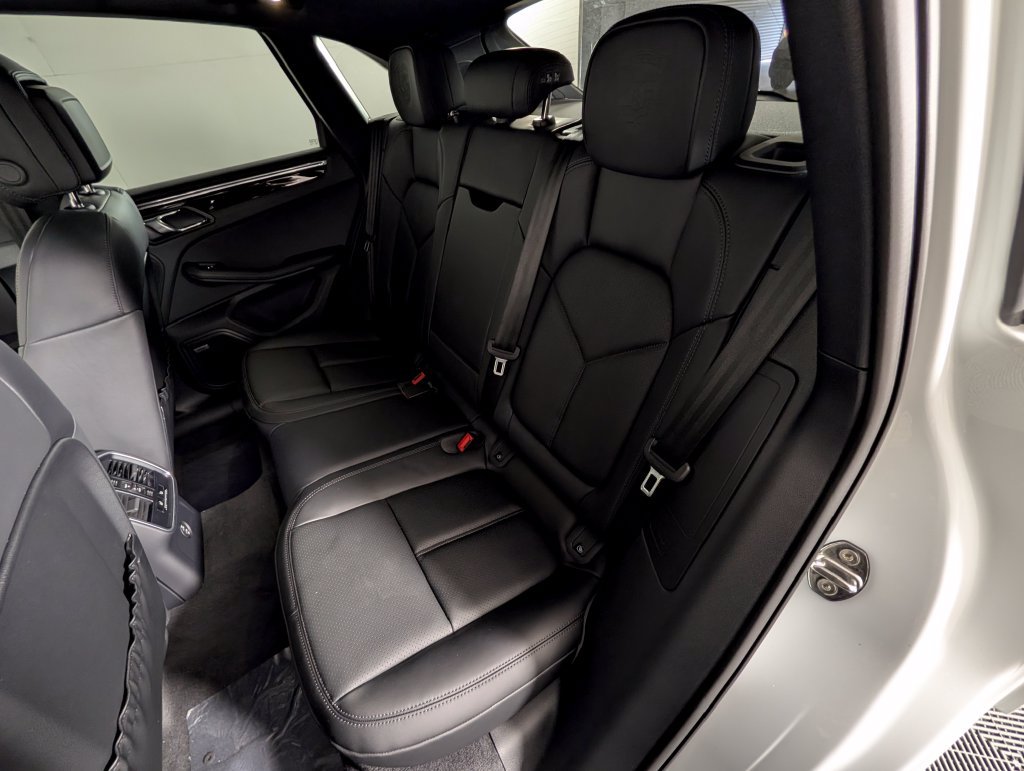 New 2026 Porsche Macan AWD/4WD image 24