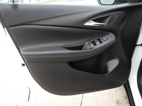 Used 2025 Buick Encore GX Preferred image 16