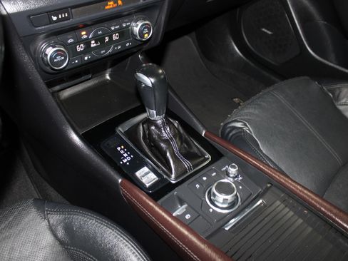 Used 2018 MAZDA MAZDA3 Grand Touring FWD image 15