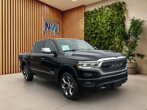 Used 2022 RAM 1500 Limited w/ Body-Colour Bumper Group image 1