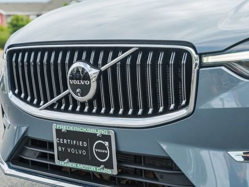 Certified 2023 Volvo XC60 B5 Ultimate w/ Climate Package AWD/4WD image 12