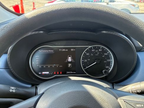 Used 2025 Nissan Versa SV FWD image 35